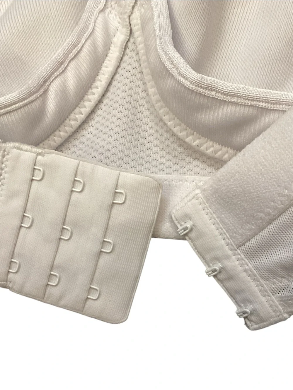 38C Glamorise White Full-Figure MagicLift‎ Seamless Wirefree Sports Bra 1006